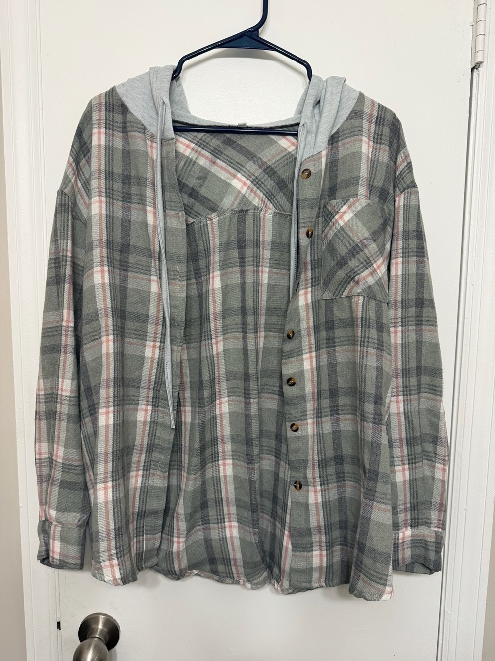 NWOT Women’s Plaid Hooded Button-Up Shirt